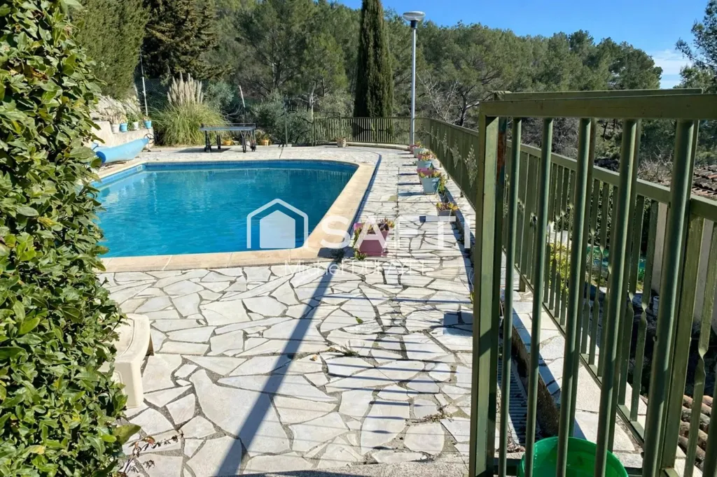 Piscine - Maison Provençale avec Piscine à Claviers