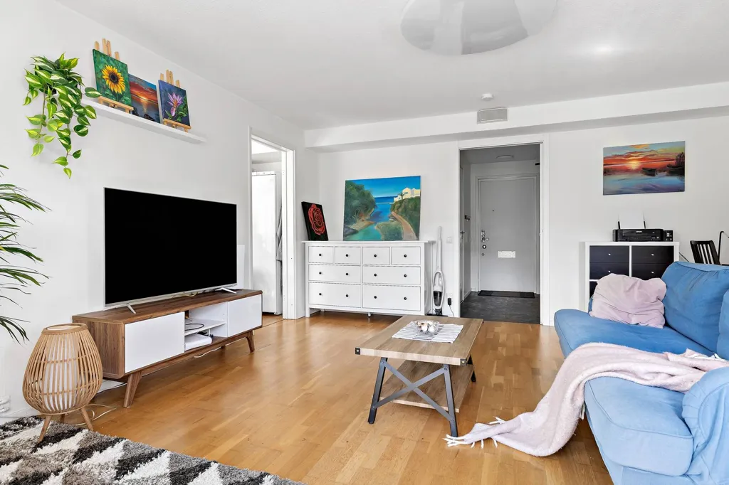 Elutuba - Four-Room Apartment with Balcony in Märsta Centre