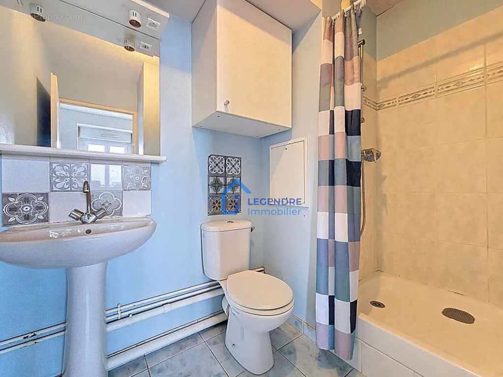 Salles de bain - Studio avec Parking et Ascenseur à Bezons