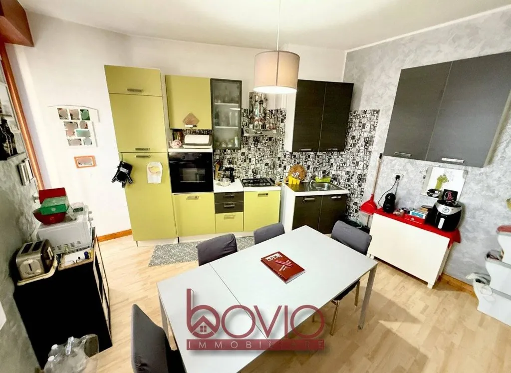 Söögituba - Quadruplex with Balcony in Bertolla, Turin