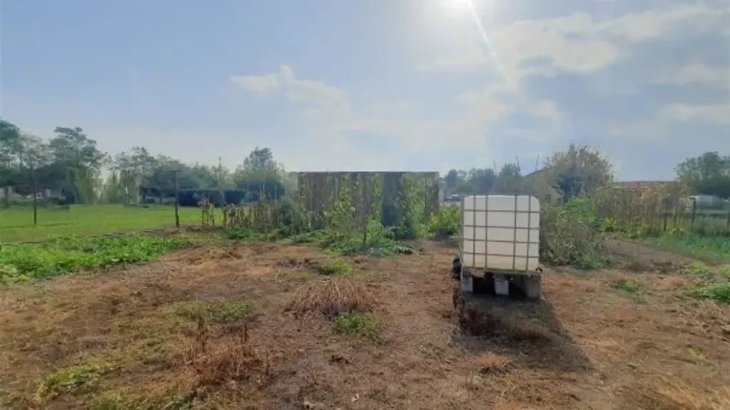 Aed - Rustic Property with Garden in Marlia