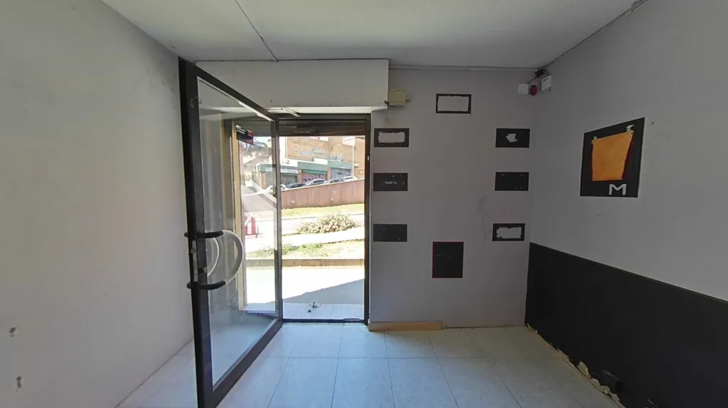Hallway - Commercial Space in Badalona, Barcelona