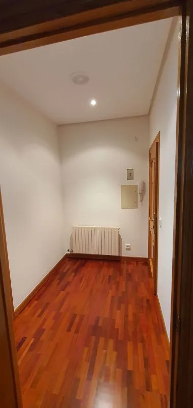 Rooms - 1-Bed Apartment with Balcony in Burgos Centre