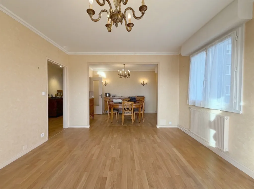 Salle à manger - Appartement T4 avec Vue Dominante Cathédrale à Clermont-Ferrand