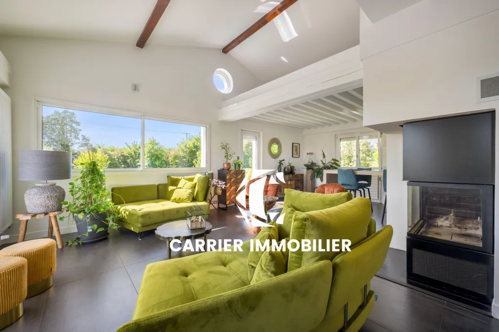 Elutuba - Architect-Designed House with Pool in Saint-Genis-les-Ollières
