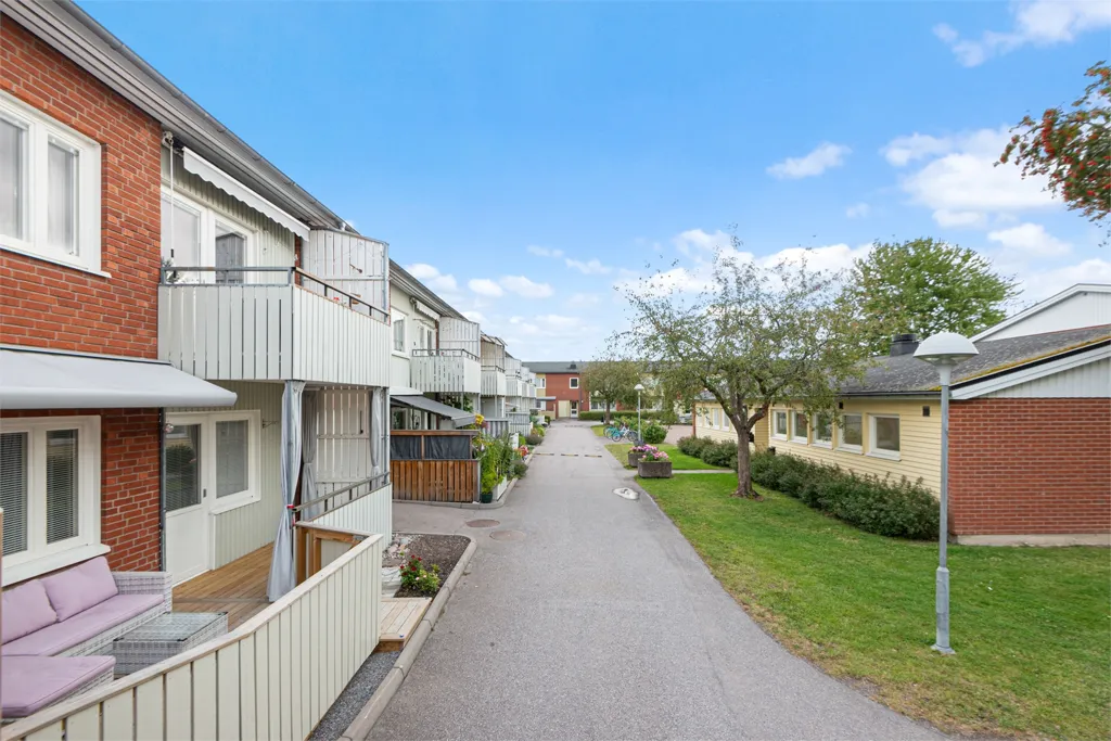 Välivaade - Apartment with South-Facing Terrace in Årsta