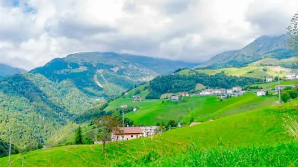 Rustic Property with Alpine View near Colle