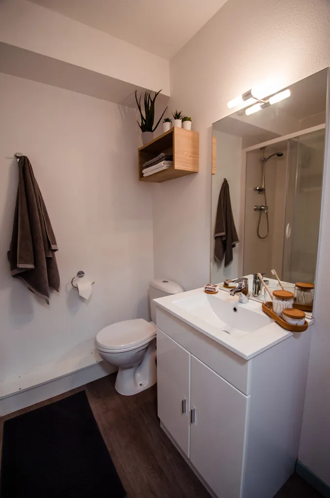 Salles de bain - Studio Meublé avec Parking à Aix-en-Provence