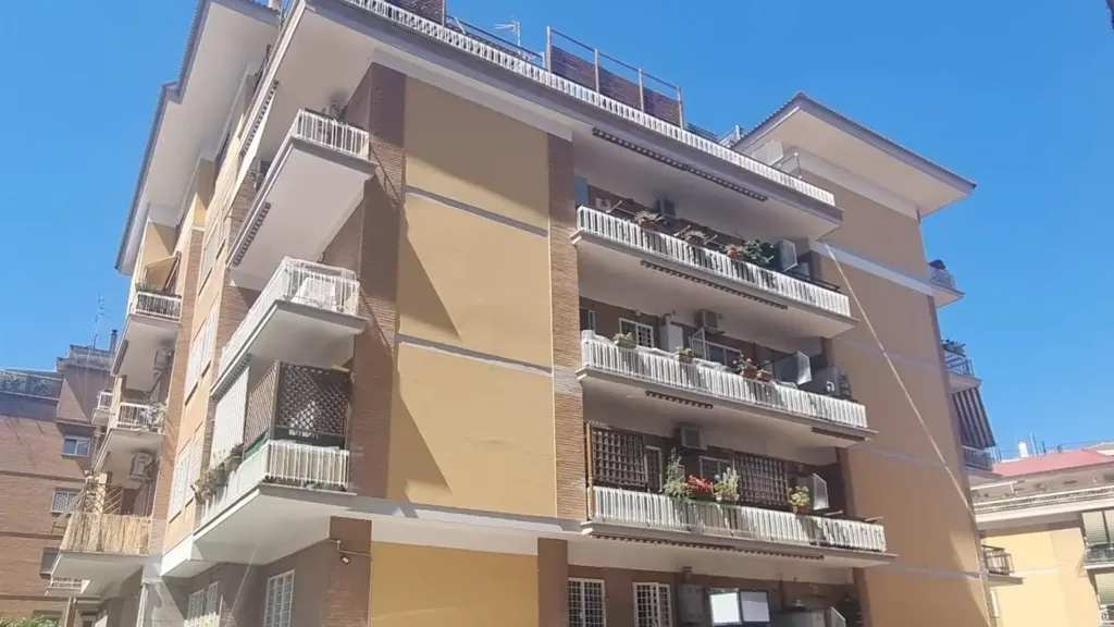 Extérieur - Three-Bedroom Apartment with Balcony in Talenti, Rome