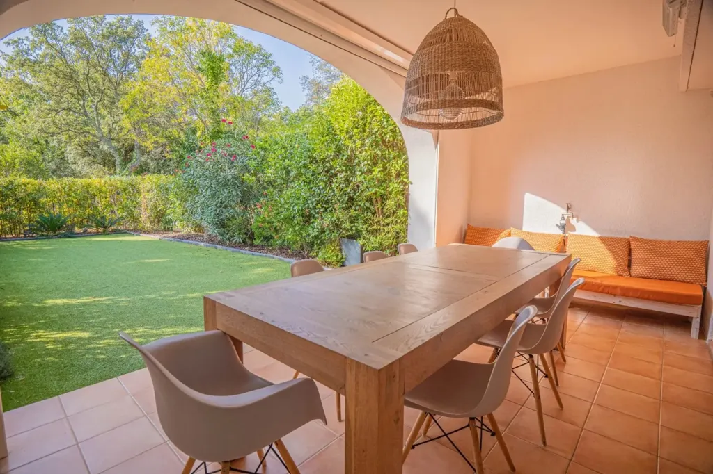 Terrass - Charming Villa with Pool in Secure Domain