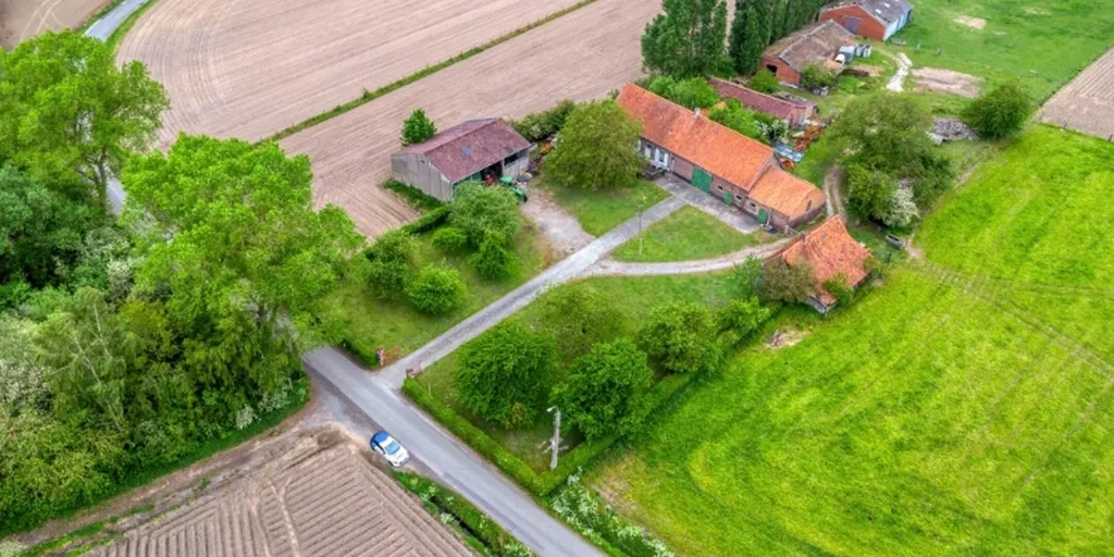 Vue aérienne - Boerderie avec Jardins à Beernem