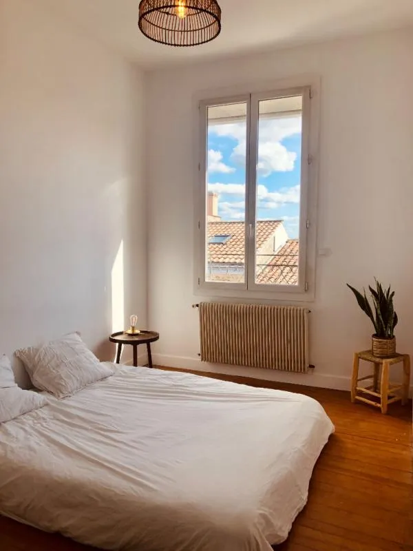 Bedrooms - Luxury House with Garden in Bordeaux