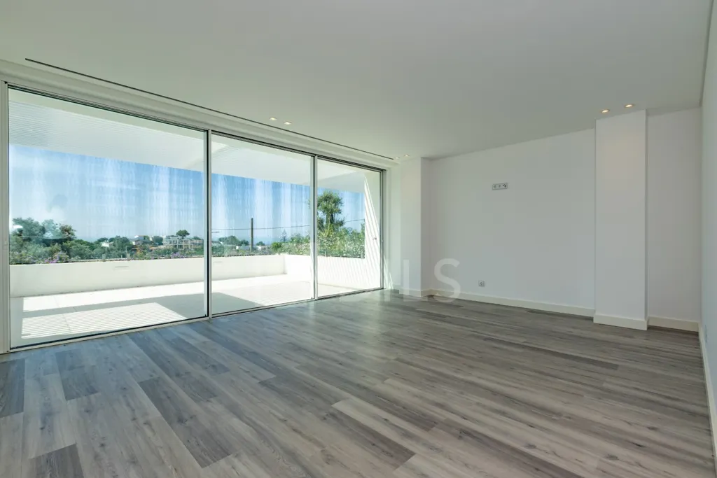 Living Room - Contemporary T5 with Pool in Loulé