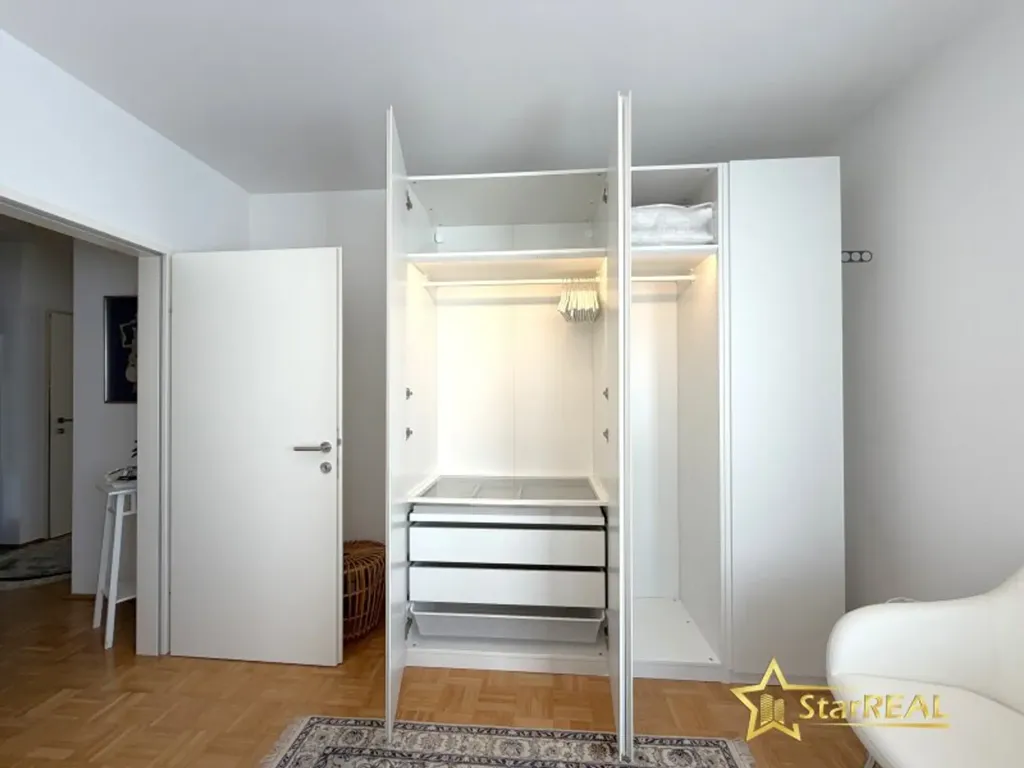 Pièces - Möblierte 3-Bedroom Apartment with Balcony in Velden Centre