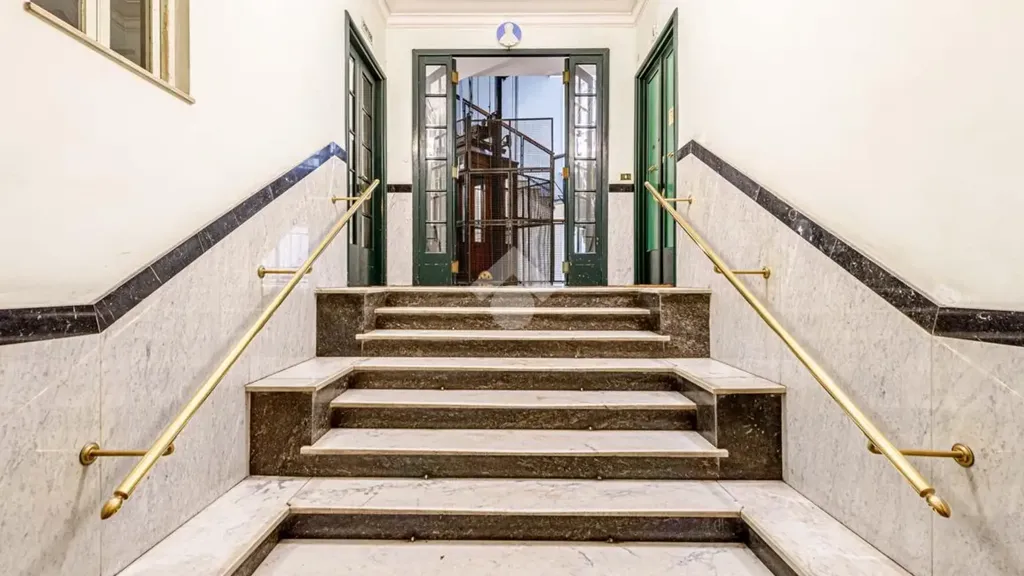 Toad - Rented Duplex with Double Aspect in Rome