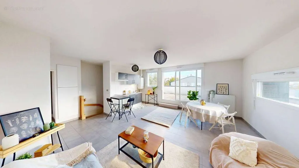 Living Room - 3-Bed Flat with Terrace in Colomiers