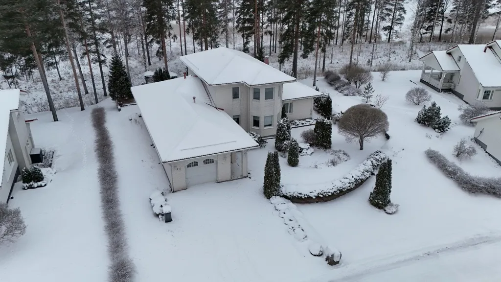 Vista aerea - Detached House with Lake View in Häyrilä