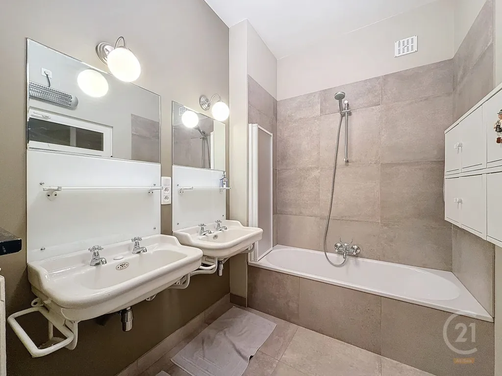 Salles de bain - Appartement Art Déco avec Vue Panoramique sur la Mer à Ostende