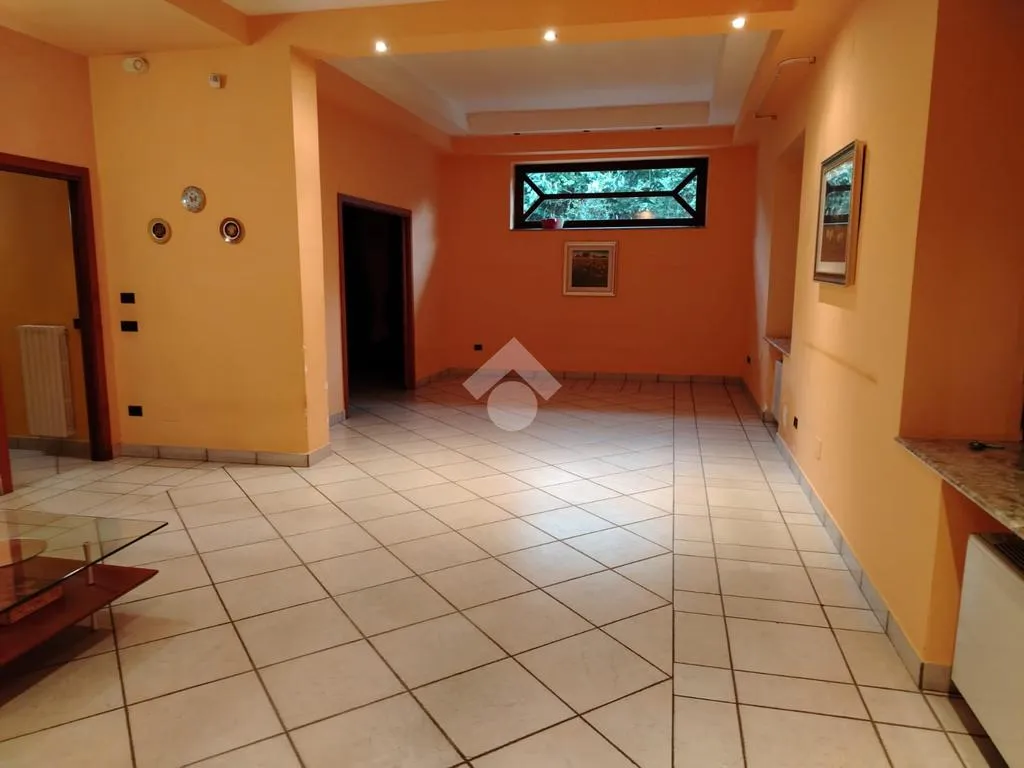 Esik - Villa with Garden in Altavilla Irpina