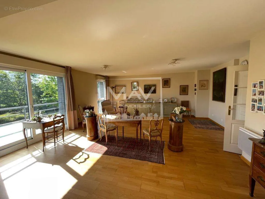 Elutuba - Luxury Apartment with Terrace in Bondues Centre