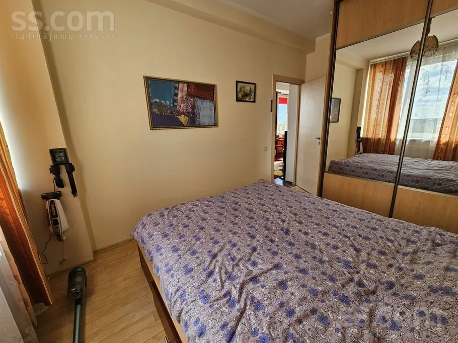 Magamistoad - 3-Bedroom Apartment with City View in Riga Centre