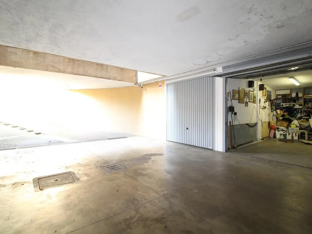 Garage - Single Parking Box in Signorile Building, Milan