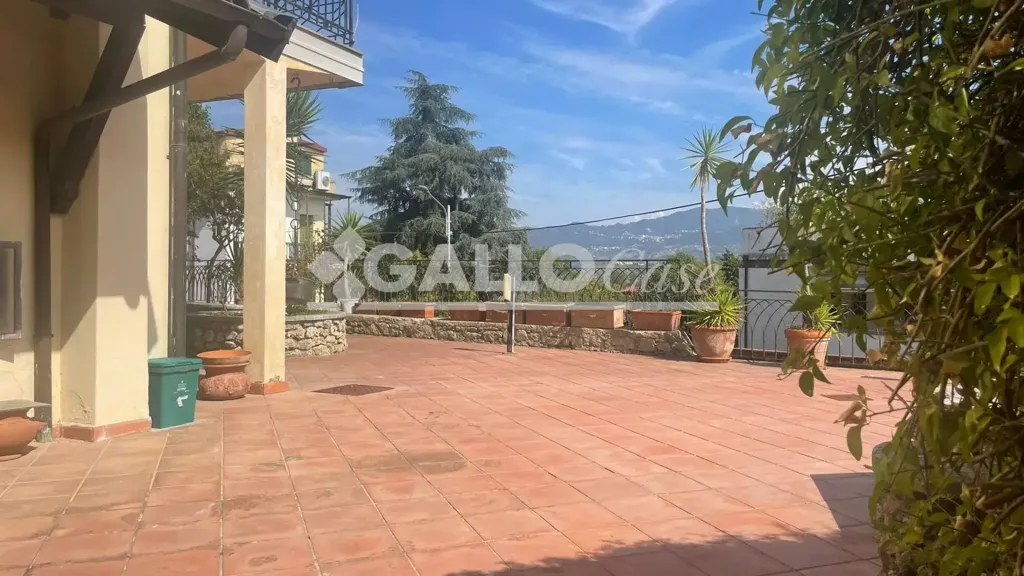 Terrazza - Ground Floor Apartment with Courtyard in Cosenza