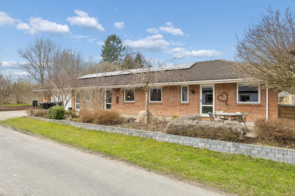 Extérieur - Murstensvilla with Garage in Førslev