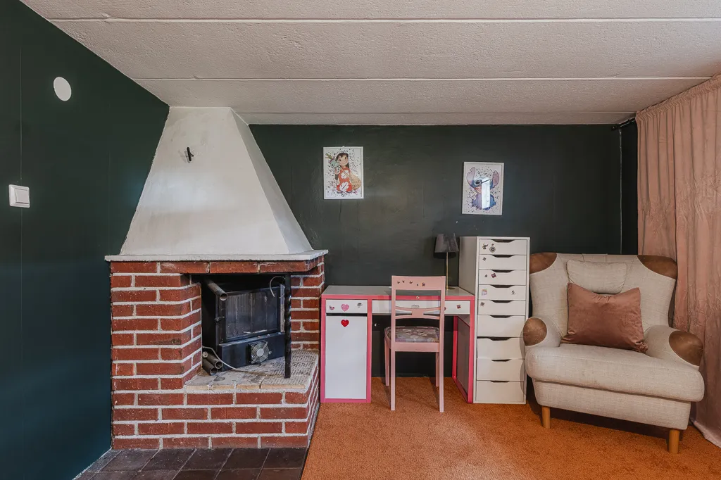 Elutuba - 1-Storey Villa with Central Location