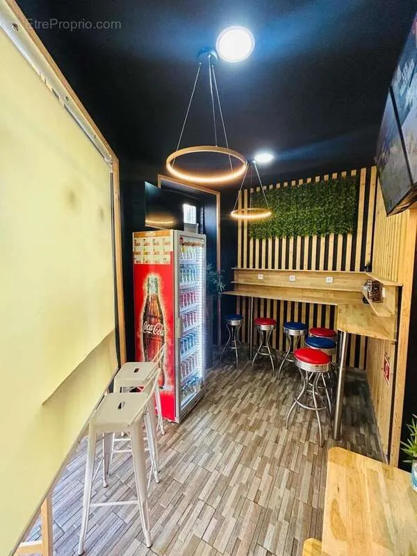 Stanze - Commercial Space in Dynamic Quarter, Cholet