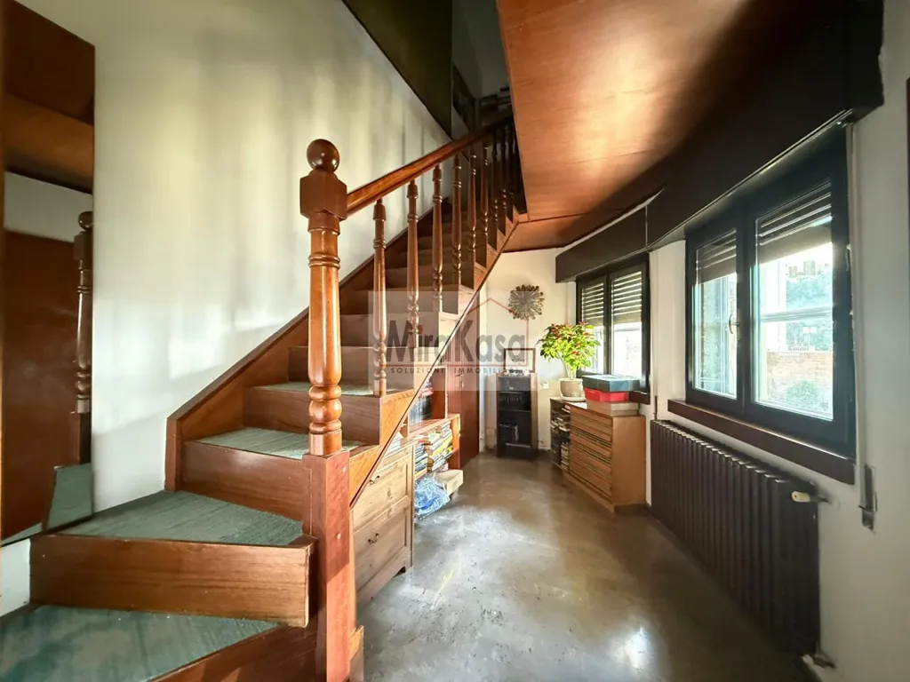 Toad - Modernist Villa with Curved Design in Cervia