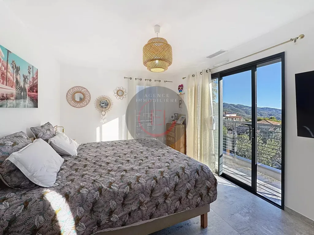 Magamistoad - Contemporary Villa with Pool in Secure Estate