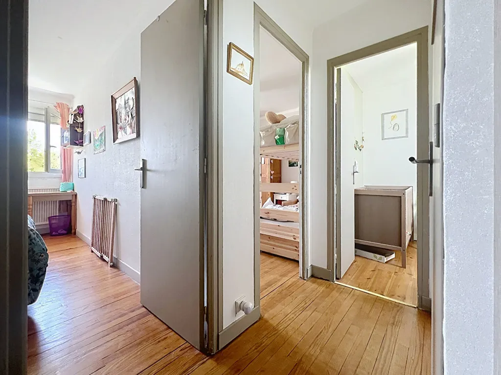 Entrée - Maison Jumelée avec Jardin et Garage à Caen