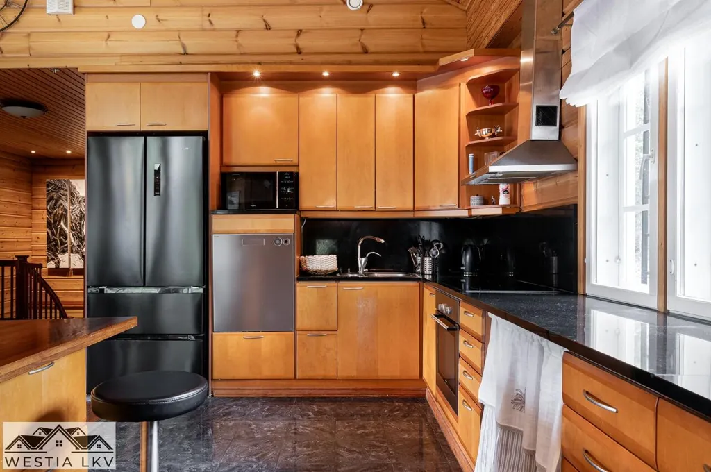 Cucina - Contemporary Timber House with Balcony in Hyvinkää