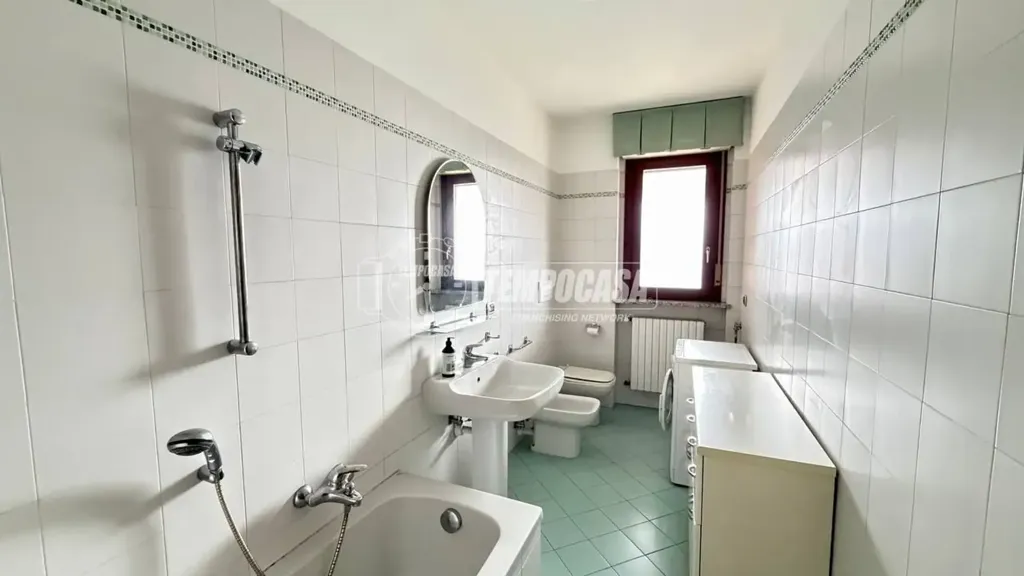 Salles de bain - Bright 2-Bedroom Apartment with Terraces in Torino