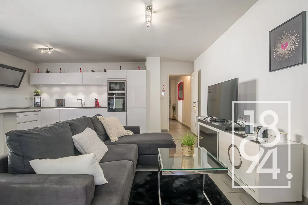 Elutuba - Type 3 Apartment with Terrace in Marseille 7ème