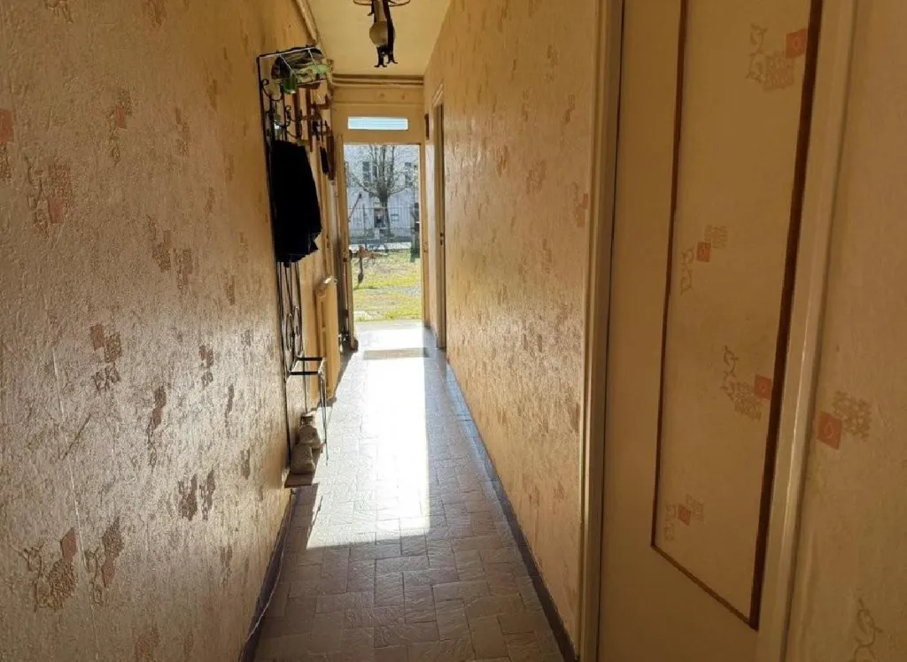 hallway_entrance