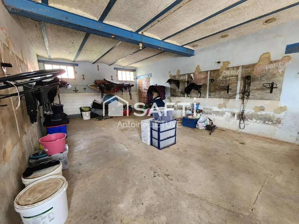 Garage - Domaine Équestre avec Maison à Lamotte-Warfusée