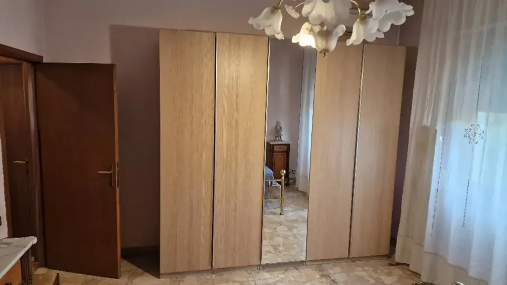 Pièces - Multi-level Apartment with Terrace in Pistoia