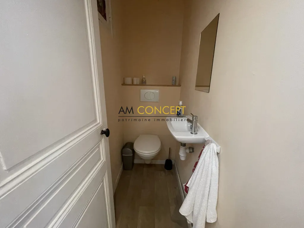 Vannitoad - 5-Piece House with Garden in Nice West