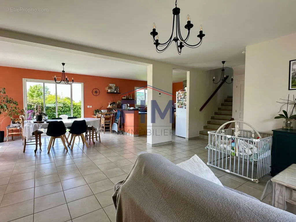 Salle à manger - Pavillon Contemporain avec Jardin à Londinières