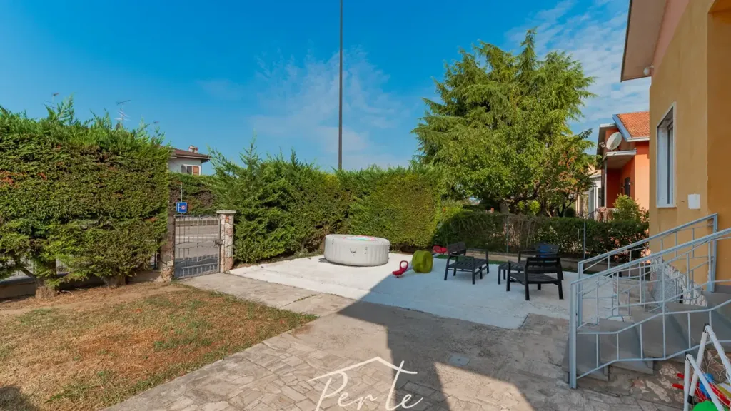 Aed - Modern Villa with Garden in Cerese, Borgo Virgilio