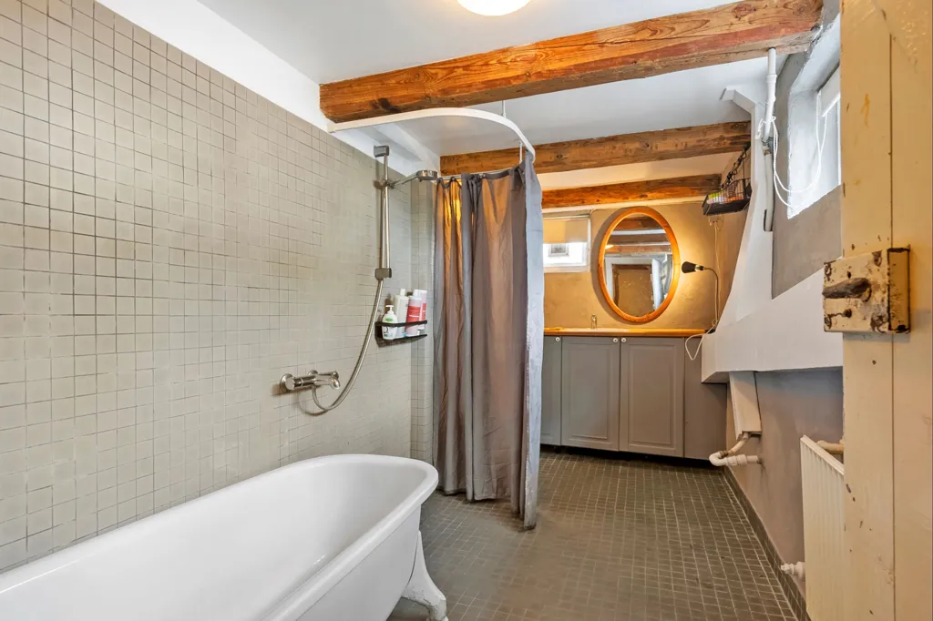 Bathrooms - Villa with Extensive Grounds in Tessebølle