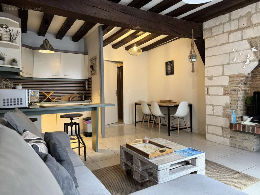 Séjour - Appartement Meublé dans l’Hypercentre de Troyes