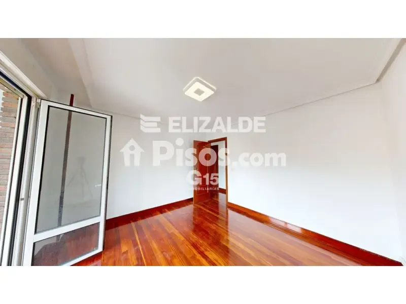 Magamistoad - Apartment with Balcony near Hernani Town Centre