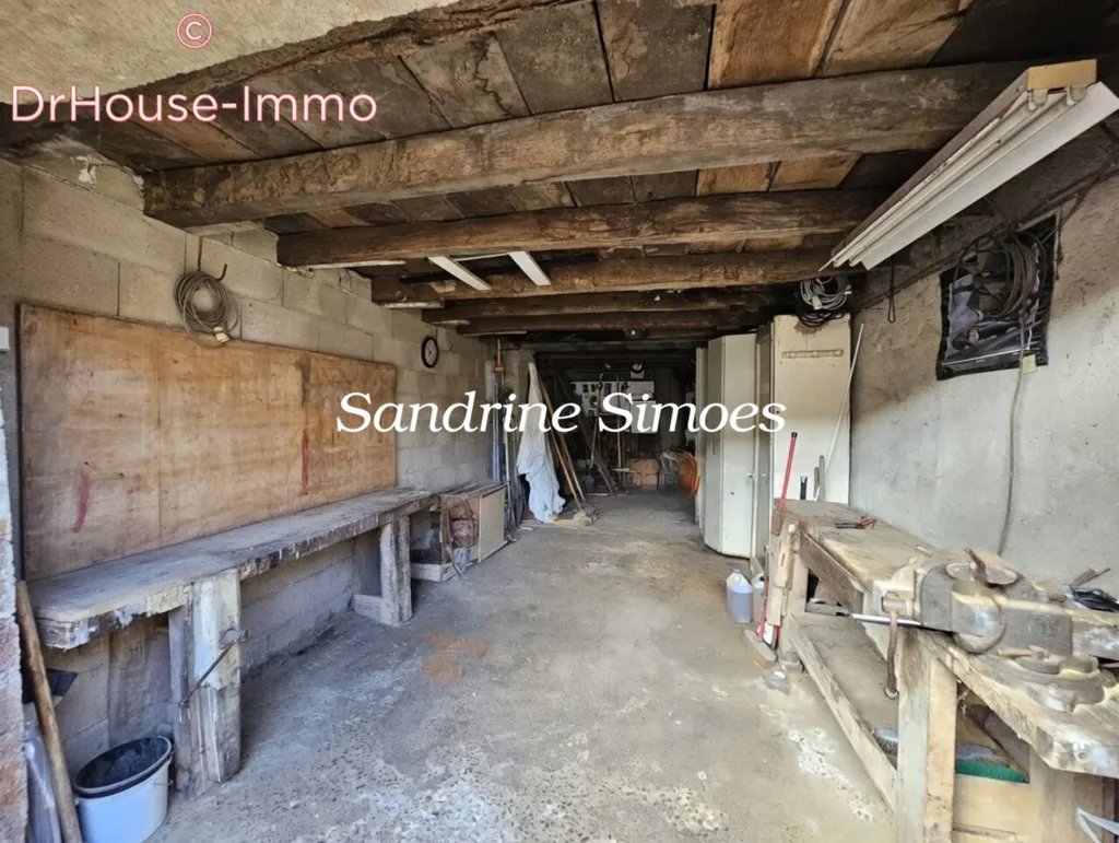 Garage - Maison avec Terrain et Dépendances à Montmorillon