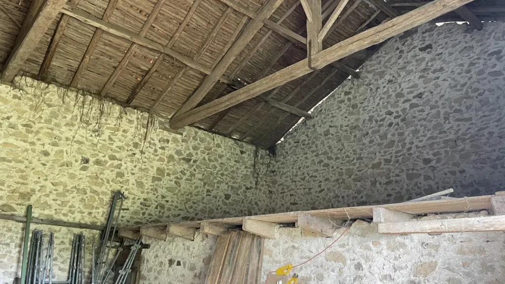 Toad - Detached House with Barn in Calm Setting