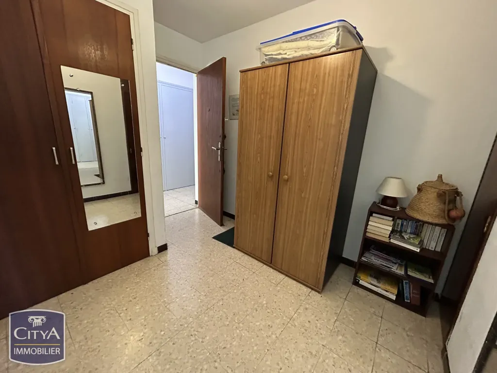 Bedrooms - 1-Bed Apartment with Parking in Balaruc-les-Bains