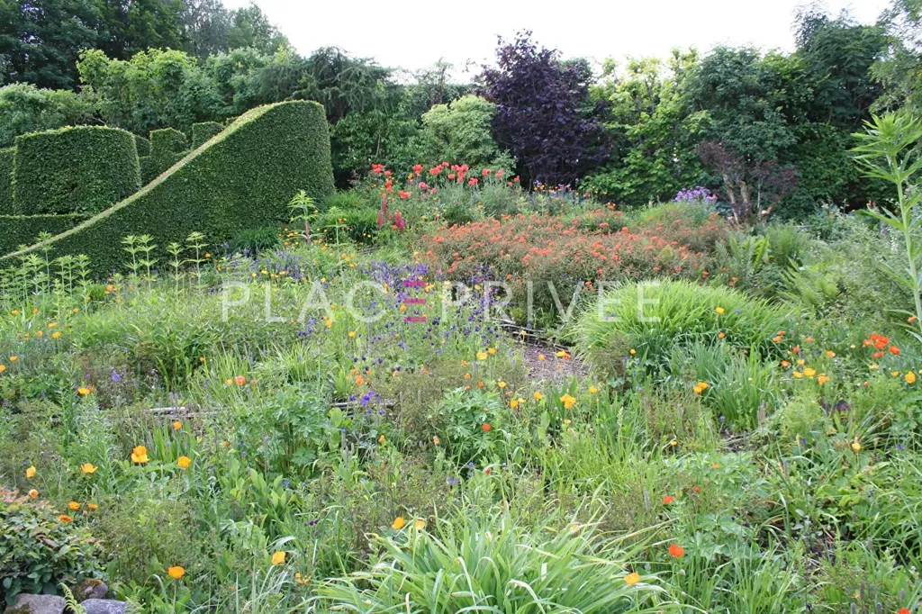 Aed - Luxury Cottage with Sculpted Garden in Berchigranges