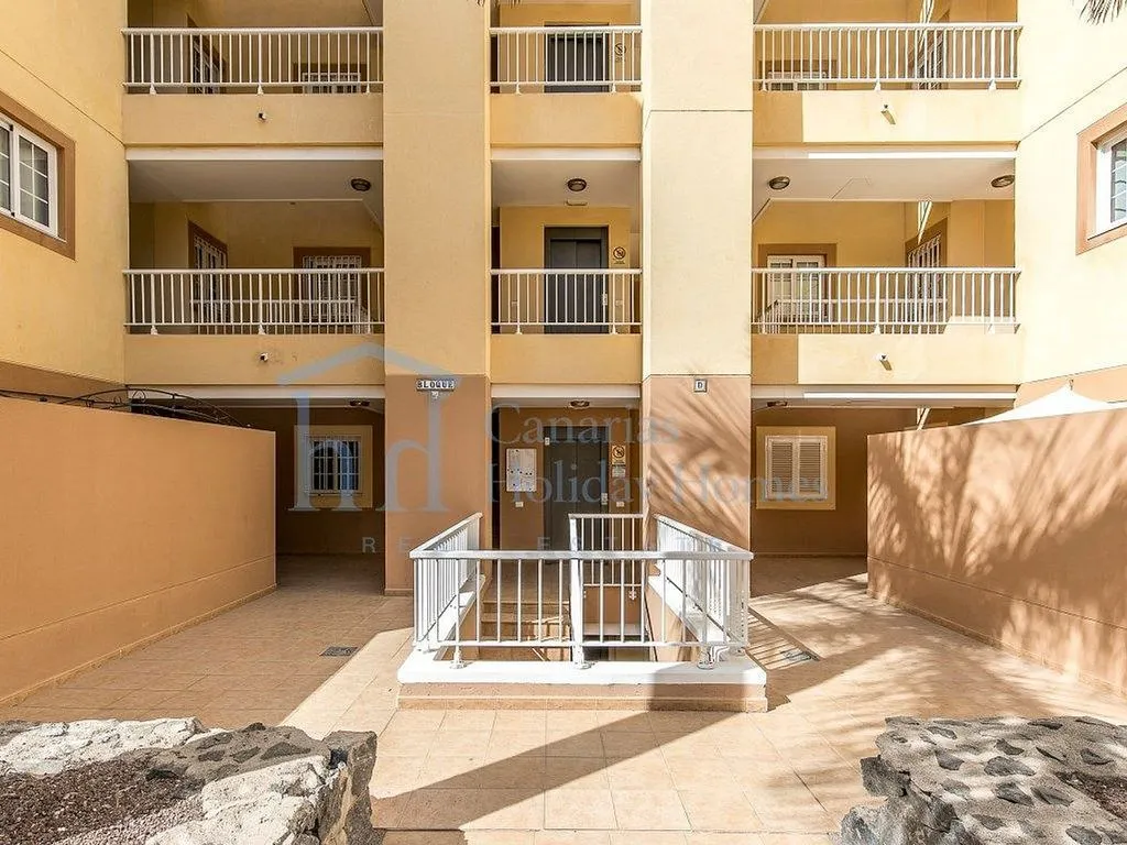 Aed - Duplex with Terrace and Pool in Palm-Mar